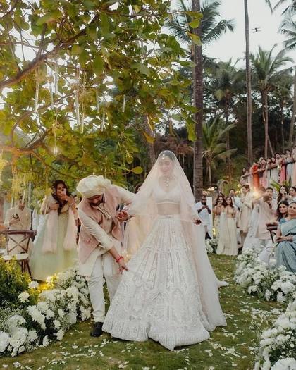 Aisle / Walkway — Wedding decor — Casa Waters